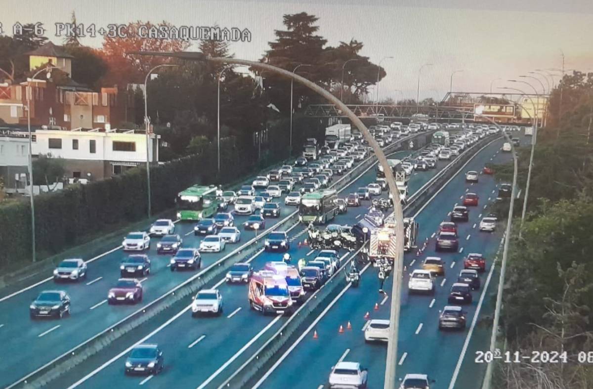 Accidente de tráfico múltiple en la A6: 7 vehículos implicados y fuertes retenciones
