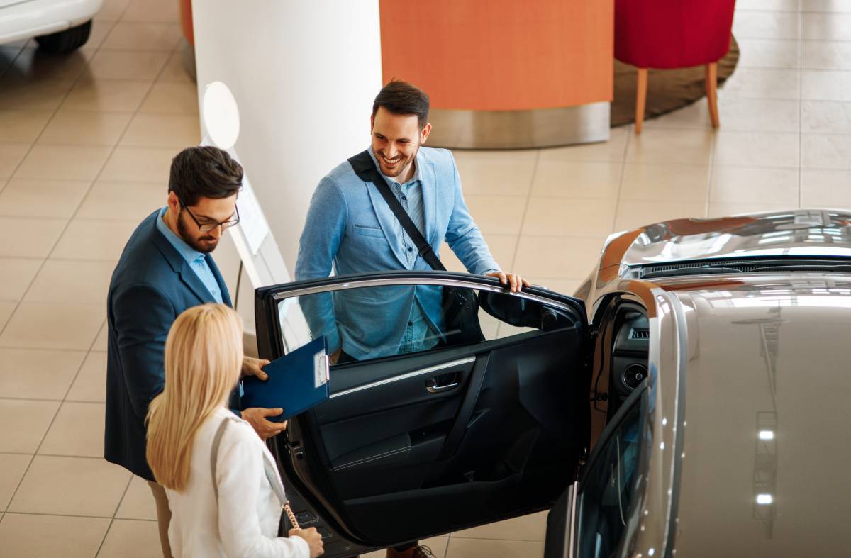 Cómo elegir un coche fiable para las carreteras españolas: consejos para quienes compran un coche por primera vez