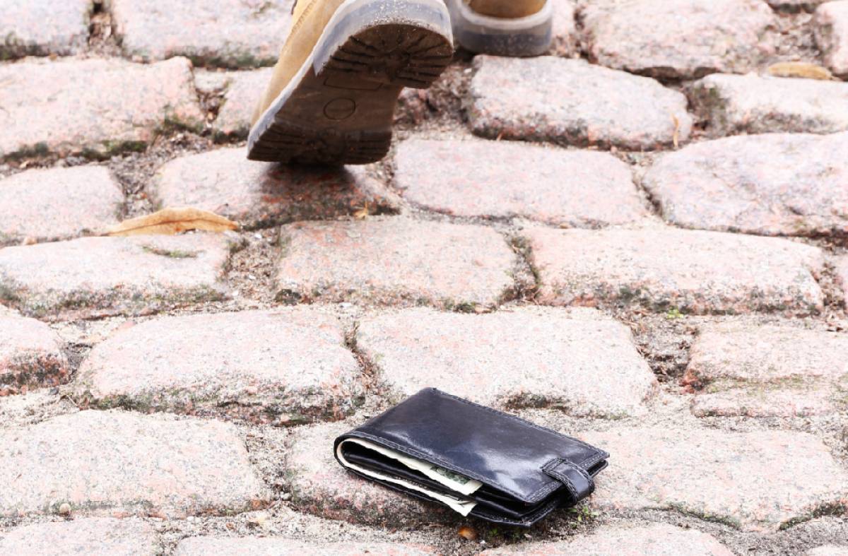 Bolsos de marca, carteras con documentación y tabletas electrónicas, entre los objetos perdidos en Majadahonda 