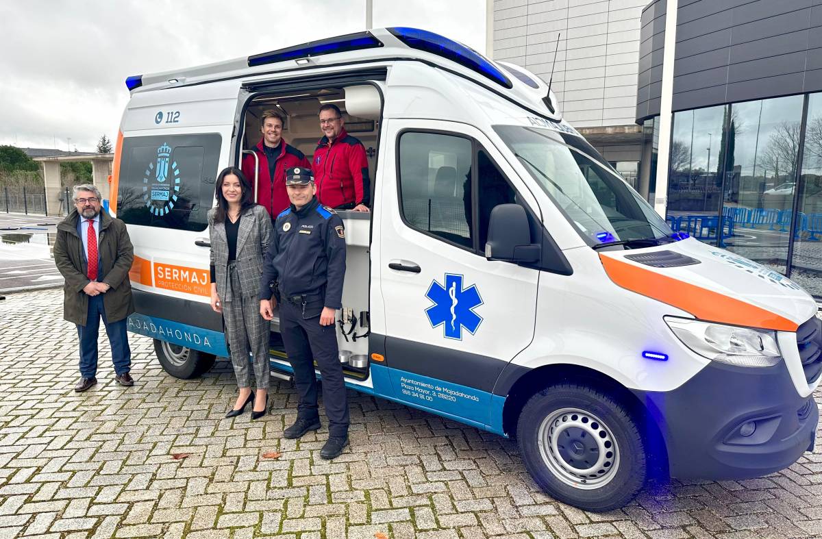 Majadahonda recibe la nueva ambulancia de Protección Civil para mejorar la atención de urgencia 