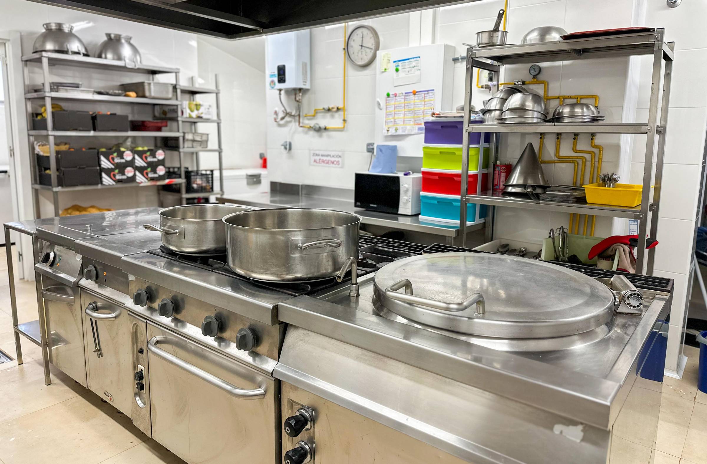 El Ayuntamiento de Majadahonda invierte más de 53.000€ en la nueva cocina del CEIP Rosalía de Castro 