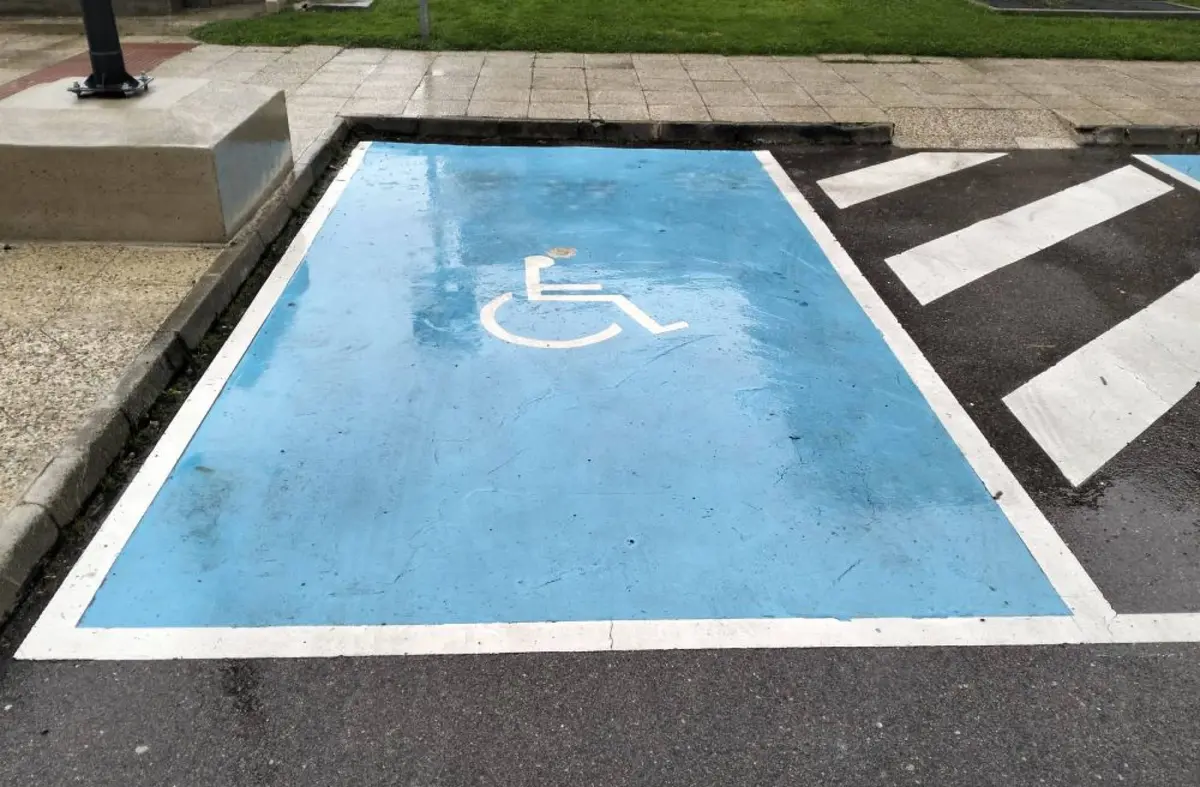 Majadahonda instala sensores de ocupación en 164 plazas de aparcamiento para personas con movilidad reducida