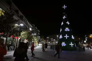 Las calles de Majadahonda se iluminaron para dar la bienvenida a la Navidad