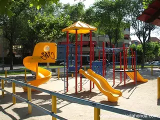A propuesta de Izquierda Unida, se aprueba un plan para el acondicionamiento y mejora de los parques  infantiles municipales