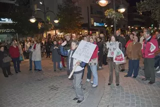 Los vecinos de Majadahonda se concentran contra la subida del IBI