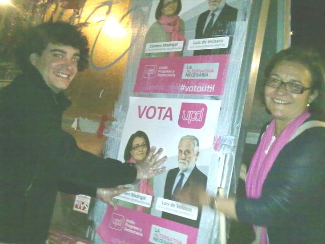 Carmina Madrigal inicia la campaña electoral con la tradicional pegada de carteles