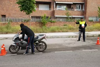 La Policía Local de Majadahonda realiza una campaña de control de motocicletas y ciclomotores
