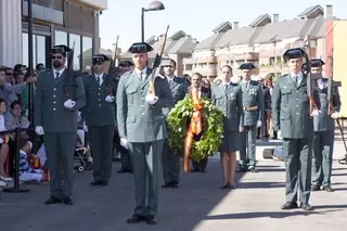 Cientos de majariegos celebran la Fiesta Nacional en las dependencias de la Guardia Civil
