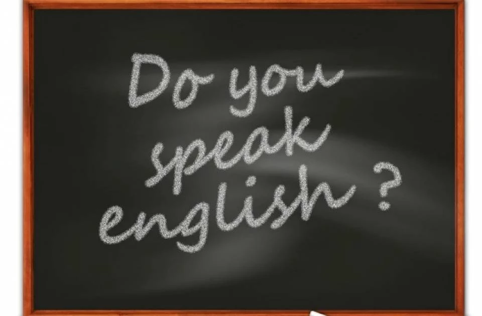 Profesor de inglés para actividad extraescolar