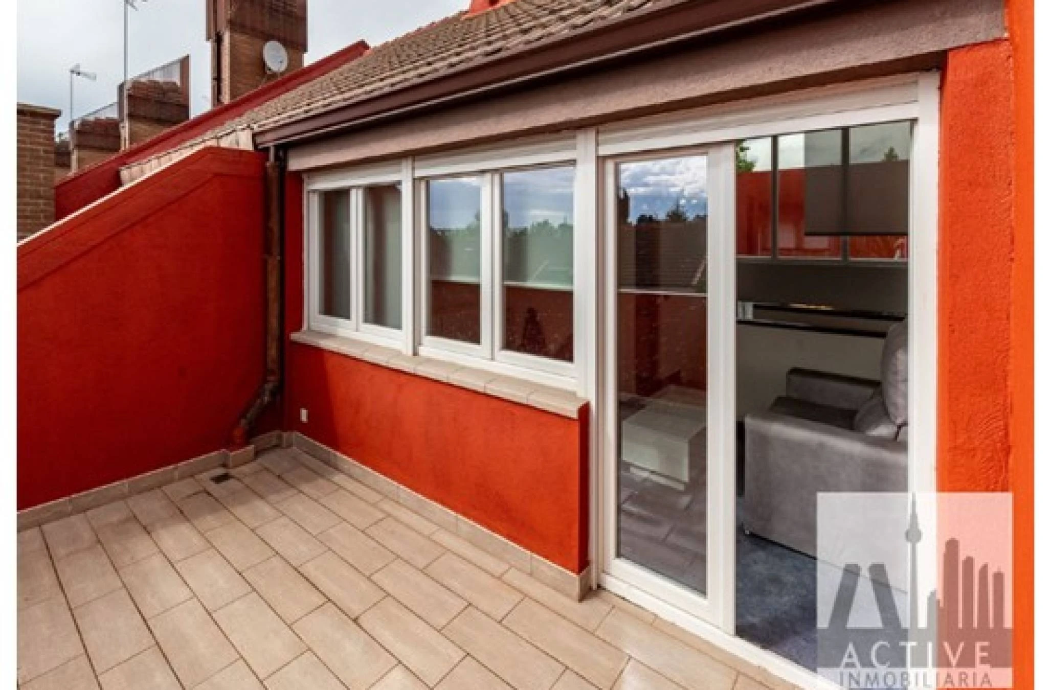 Chalet pareado en venta en calle Mar Adriático