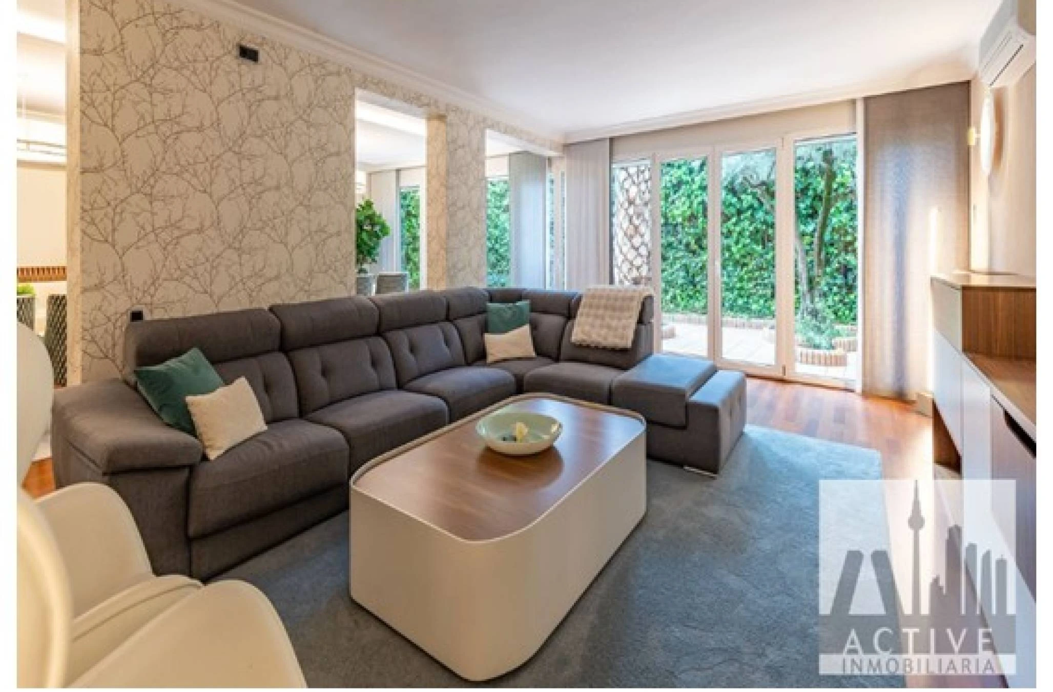 Chalet pareado en venta en calle Mar Adriático