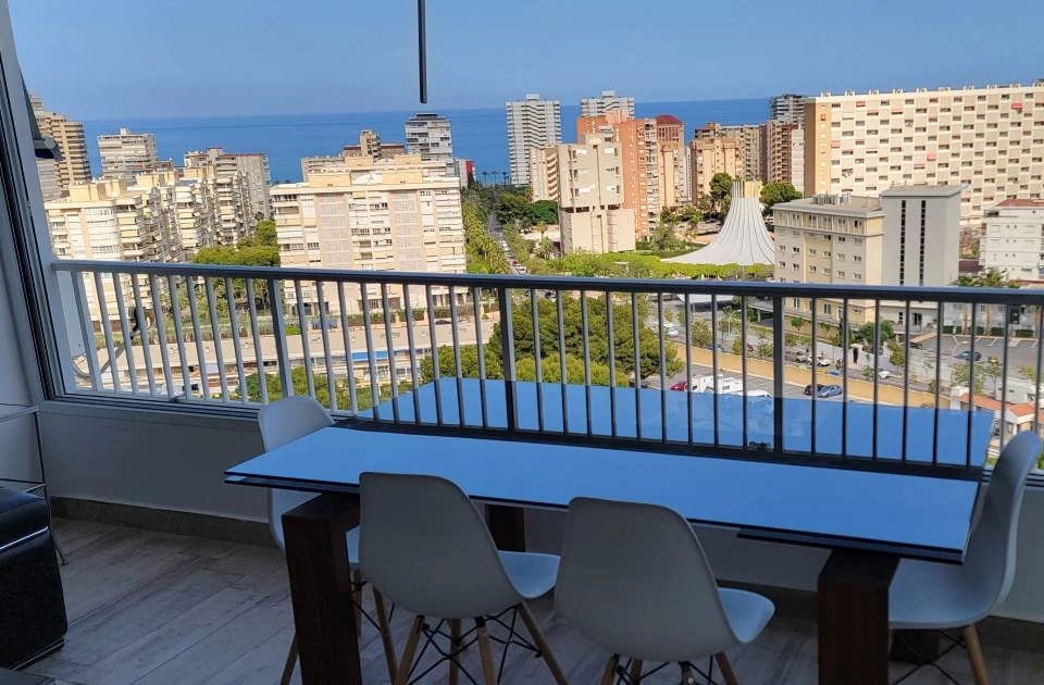 Alquiler Apartamento. Vistas Mar. Alicante.
