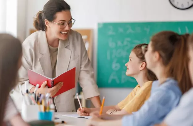 PROFESOR DE REFUERZO DE CIENCIAS - SECUNDARIA