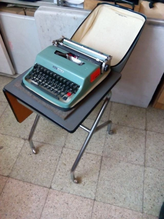 máquina de escribir Olivetti L