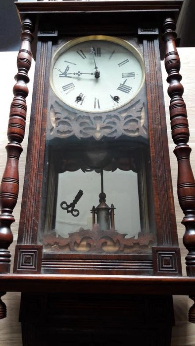 Reloj de pared americano antig