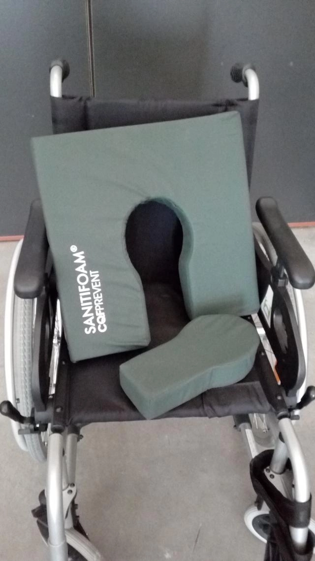 Se vende silla de ruedas de al