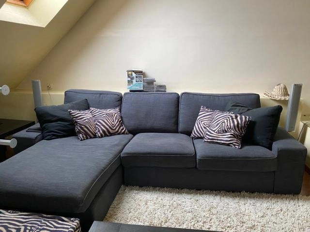 Vendo sofa con chaise longue e